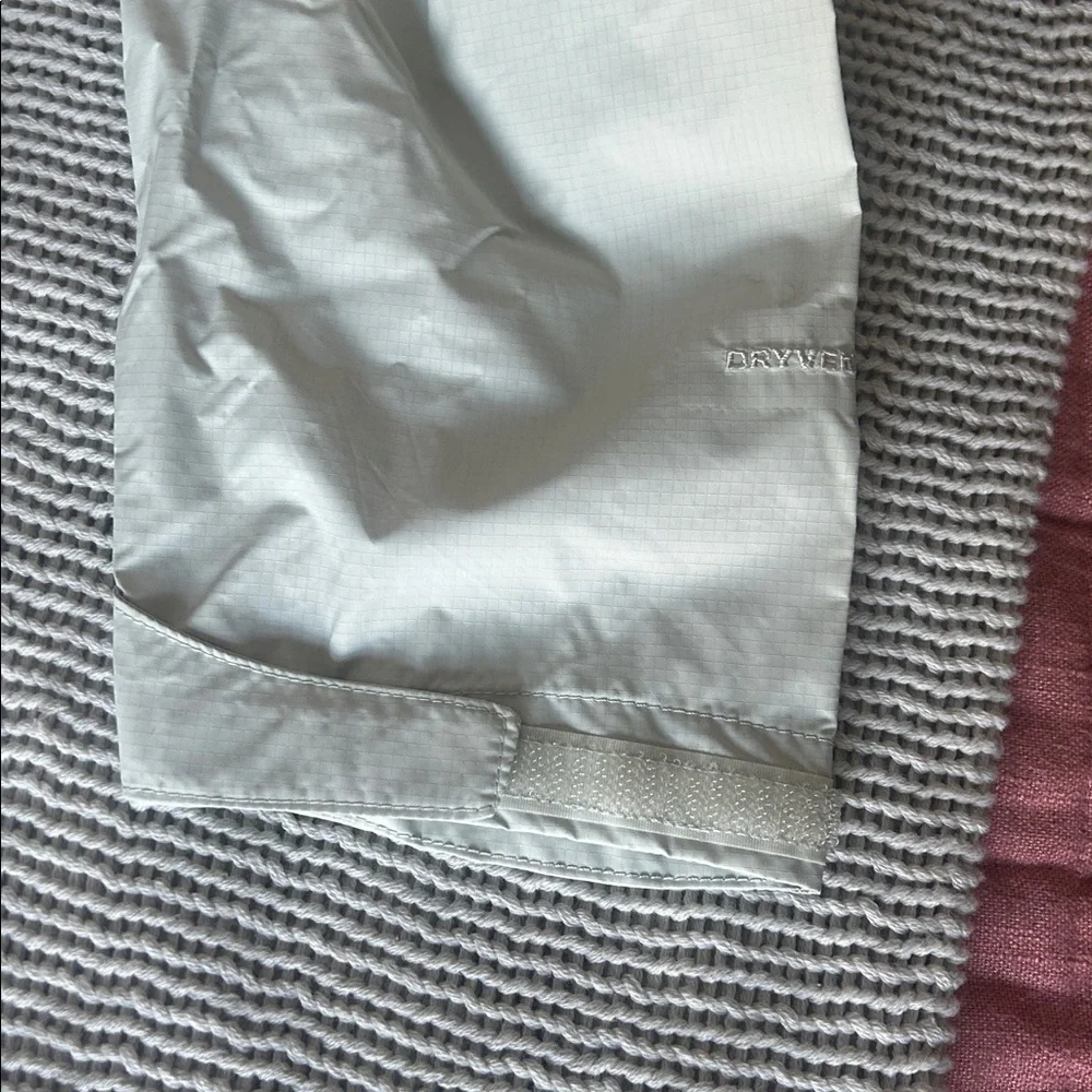 The North Face Women's Packable Rain Jacket - Cream - Picture 5 of 15